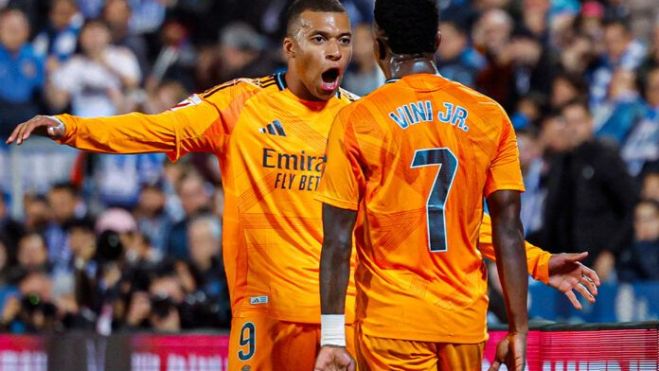 Vinícius Jr. y Kylian Mbappé celebran el primer tanto frente al CD Leganés.