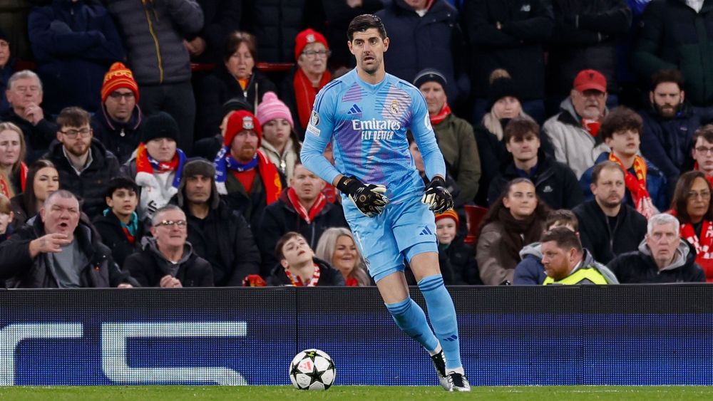 Courtois durante el partido contra el Liverpool