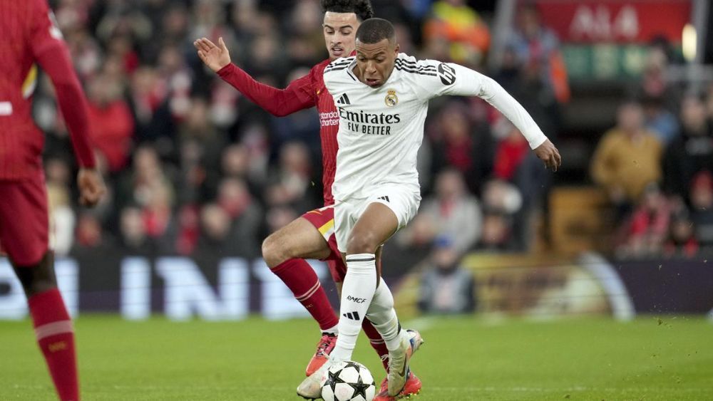 Kylian Mbappé, durante una jugada en el partido entre Liverpool y Real Madrid de este miércoles.