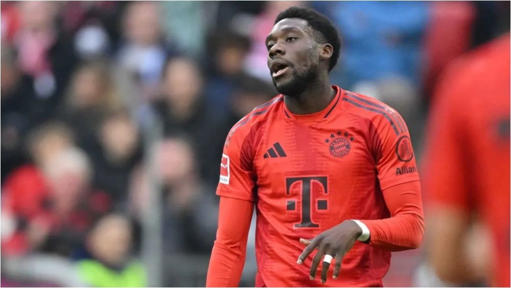 Alphonso Davies, durante un partido con el Bayern Múnich esta temporada.