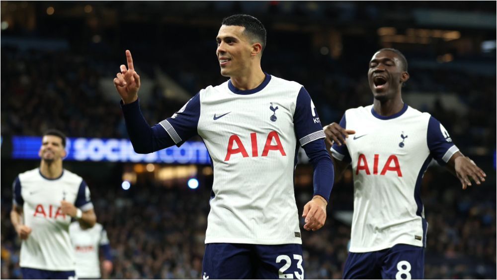 Pedro Porro, celebrando un gol con el Tottenham.