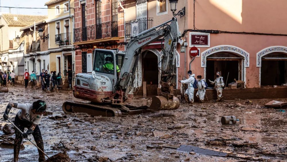 La gota fría, que provocó más de 200 muertes en Valencia, impidió que se jugara el partido entre el conjunto ché y el Real Madrid.