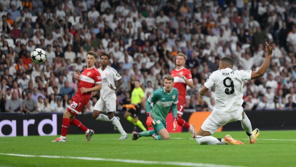 Kylian Mbappe, marcando un gol con el Real Madrid en el Santaigo Bernabéu.