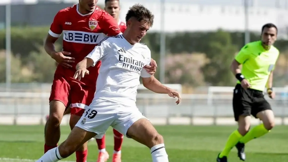 Víctor Valdepeñas en el partido de la UEFA Youth League entre el Real Madrid y el Stuttgart.