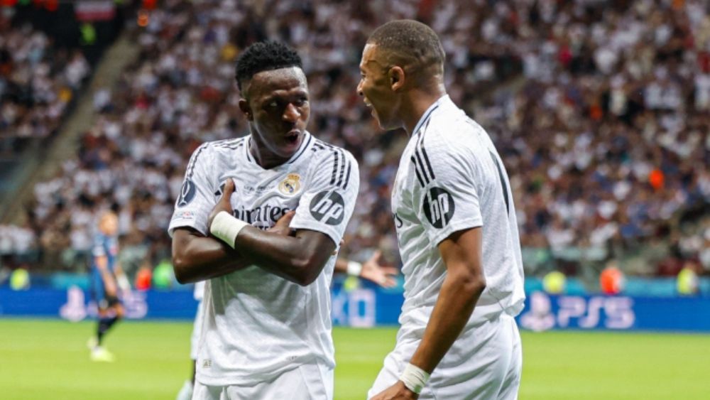 Vinicius Junior y Kylian Mbappé, celebrando un gol del segundo, en la pasada final de la Supercopa de Europa ante la Atalanta.