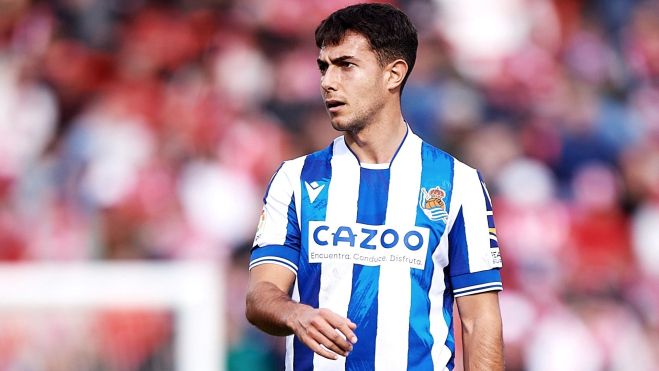 Martín Zubimendi serio con la Real Sociedad