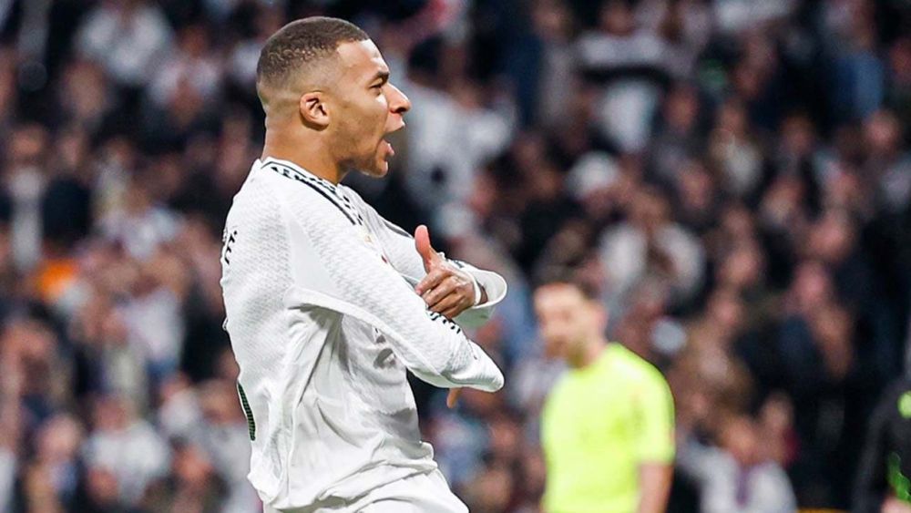 Mbappé celebrando su gol contra el Sevilla