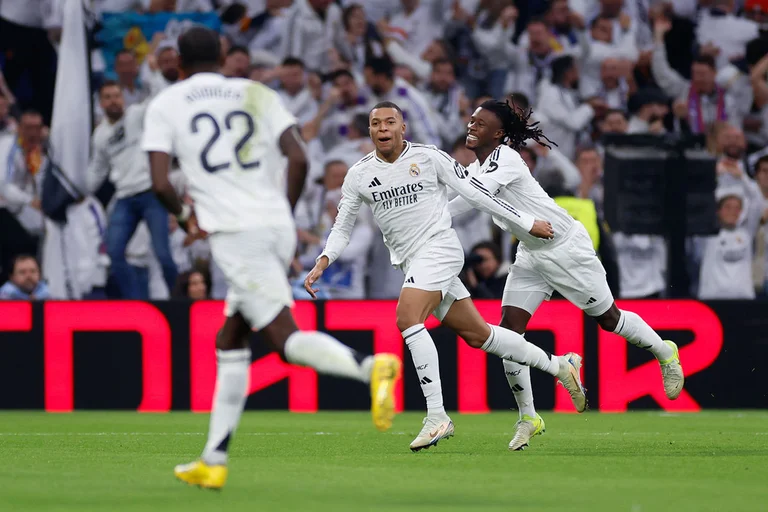 Mbappé celebra su gol frente al Sevilla