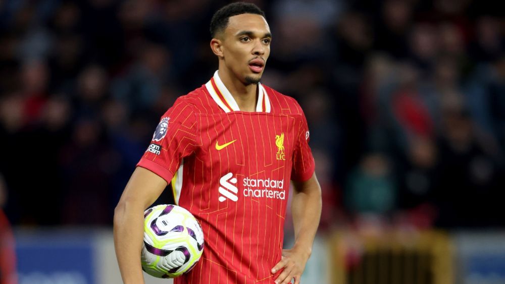 Trent Alexander-Arnold, en un partido de Premier League con el Liverpool durante esta temporada.