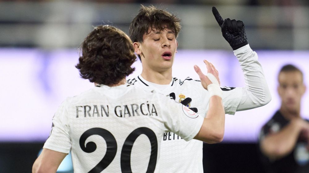 Arda Güler y Fran García celebrando un gol.