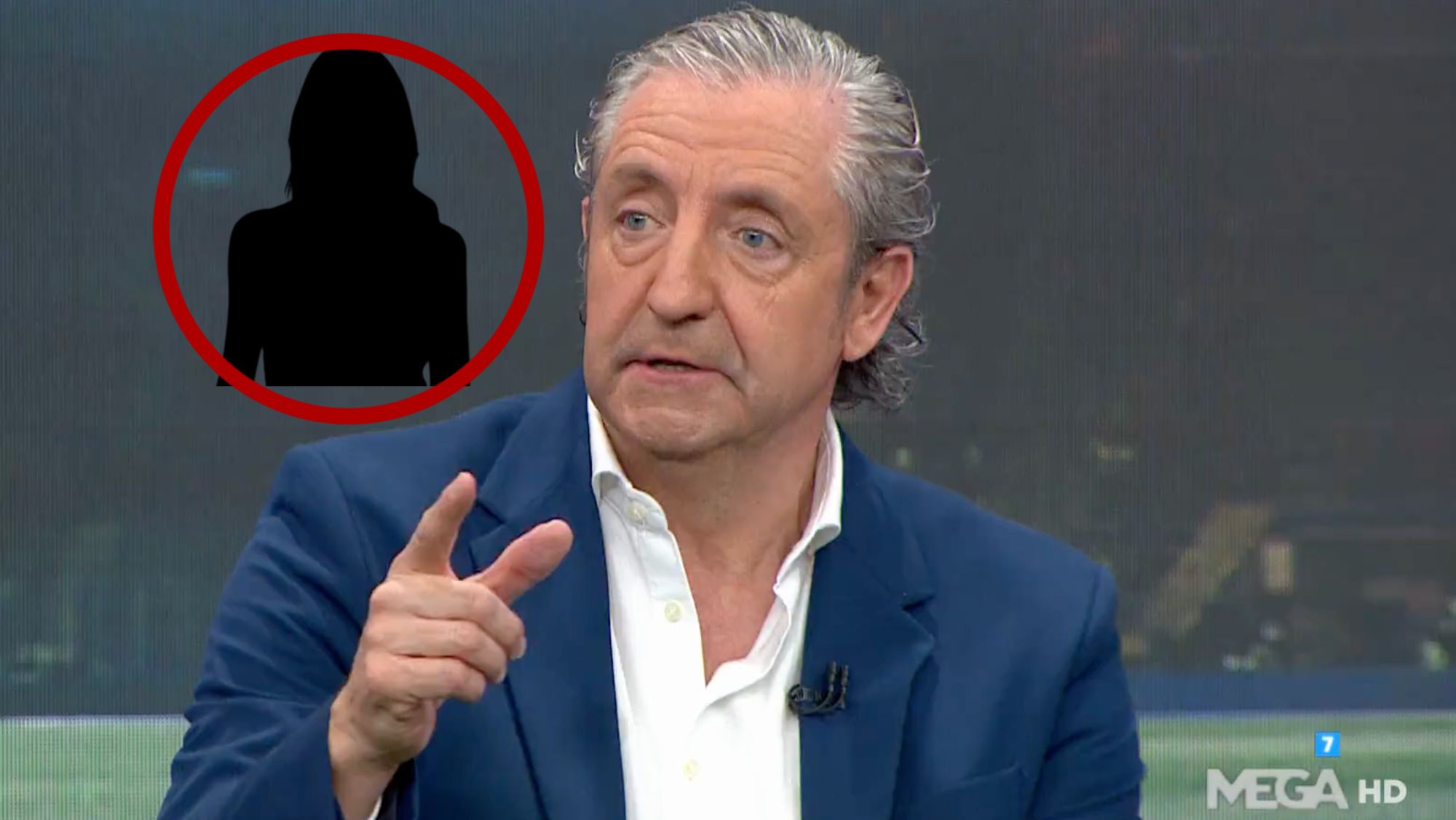 Pedrerol presenta a una nueva periodista para El Chiringuito