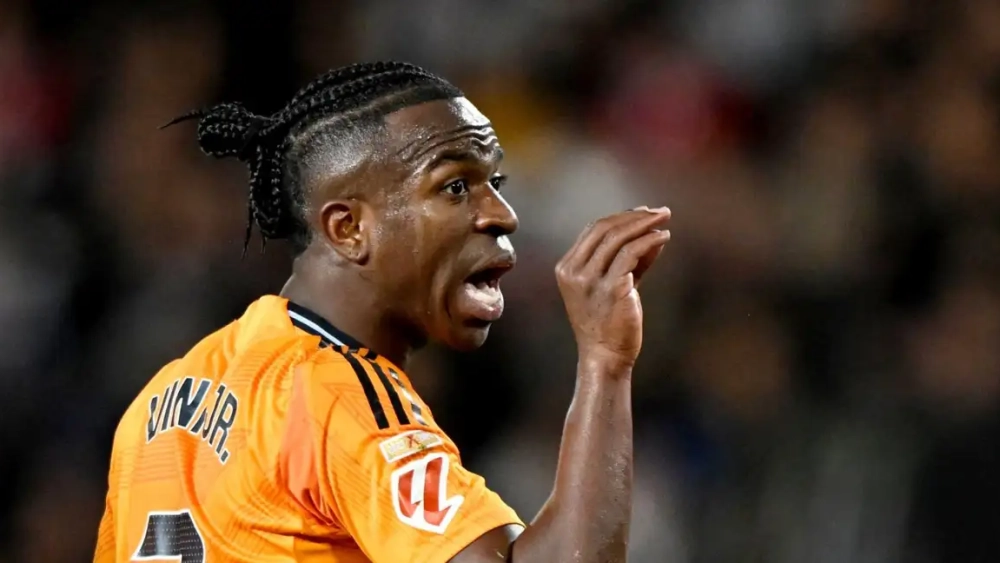 Vinicius molesto en Mestalla