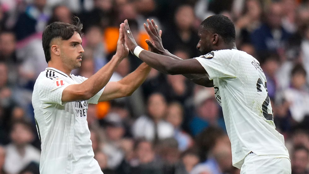 Asencio y Rüdiger celebrando