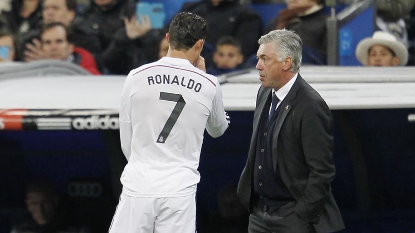 Cristiano Ronaldo y Carlo Ancelotti en un partido del Real Madrid