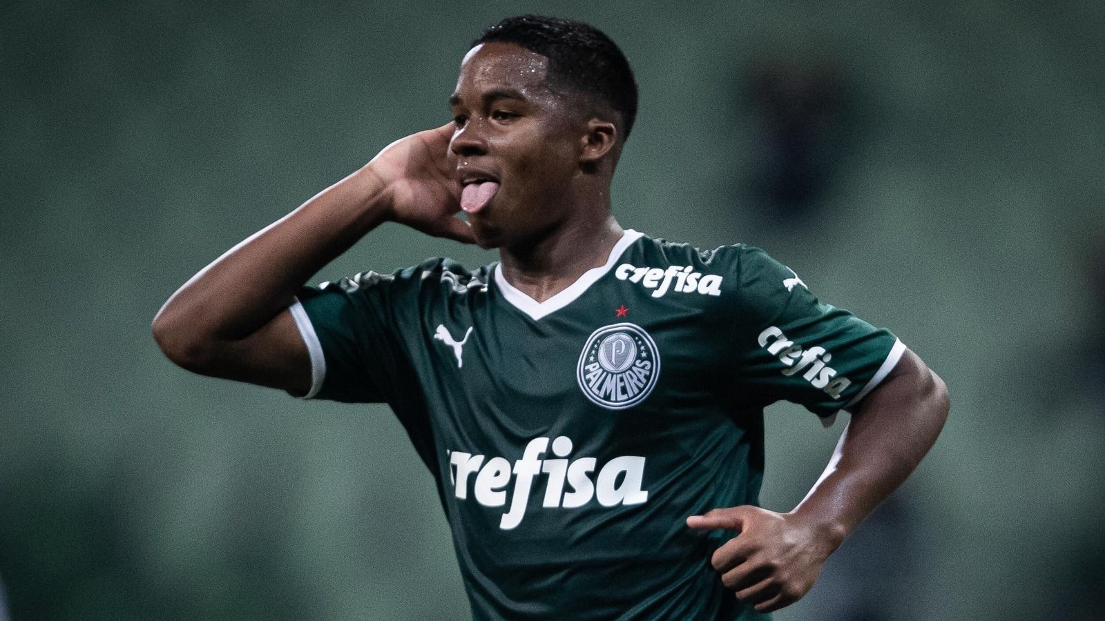 Endrick celebra uno de sus goles con el Palmeiras 