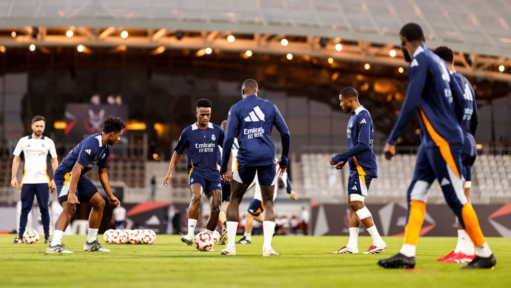 Entrenamiento del Real Madrid en Arabia Saudí. 