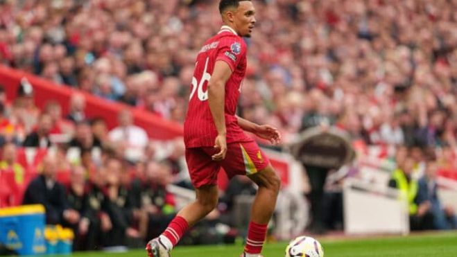 Alexander-Arnold durante un partido con el Liverpool. 