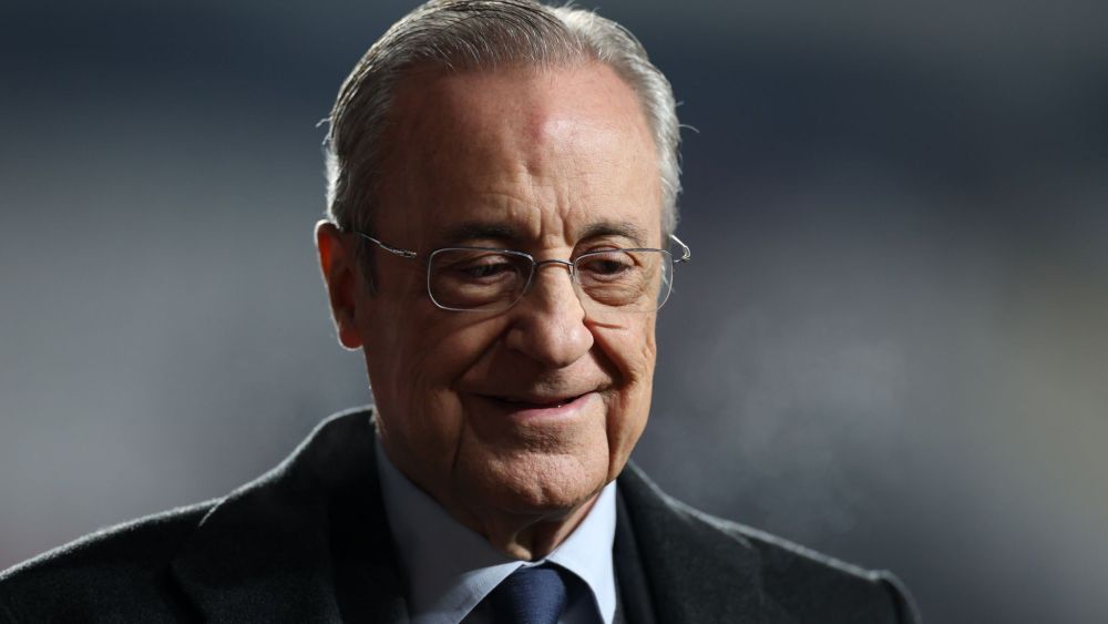 Florentino Pérez sonriendo.