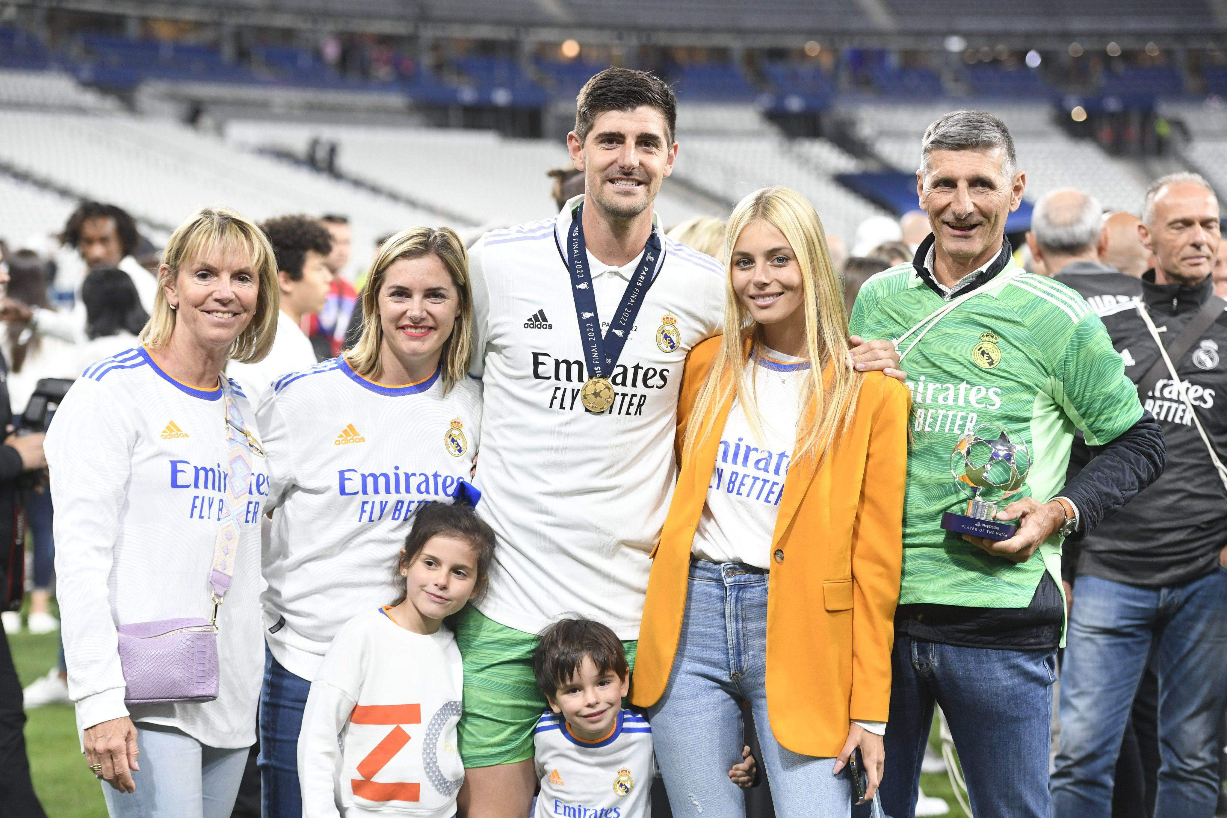 La familia al completo de Courtois