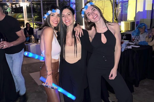 Regina Iafolla y Mina Bonino durante una fiesta