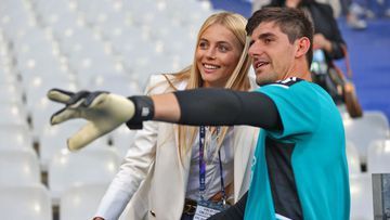 Thibaut courtois y Mishel Gerzig