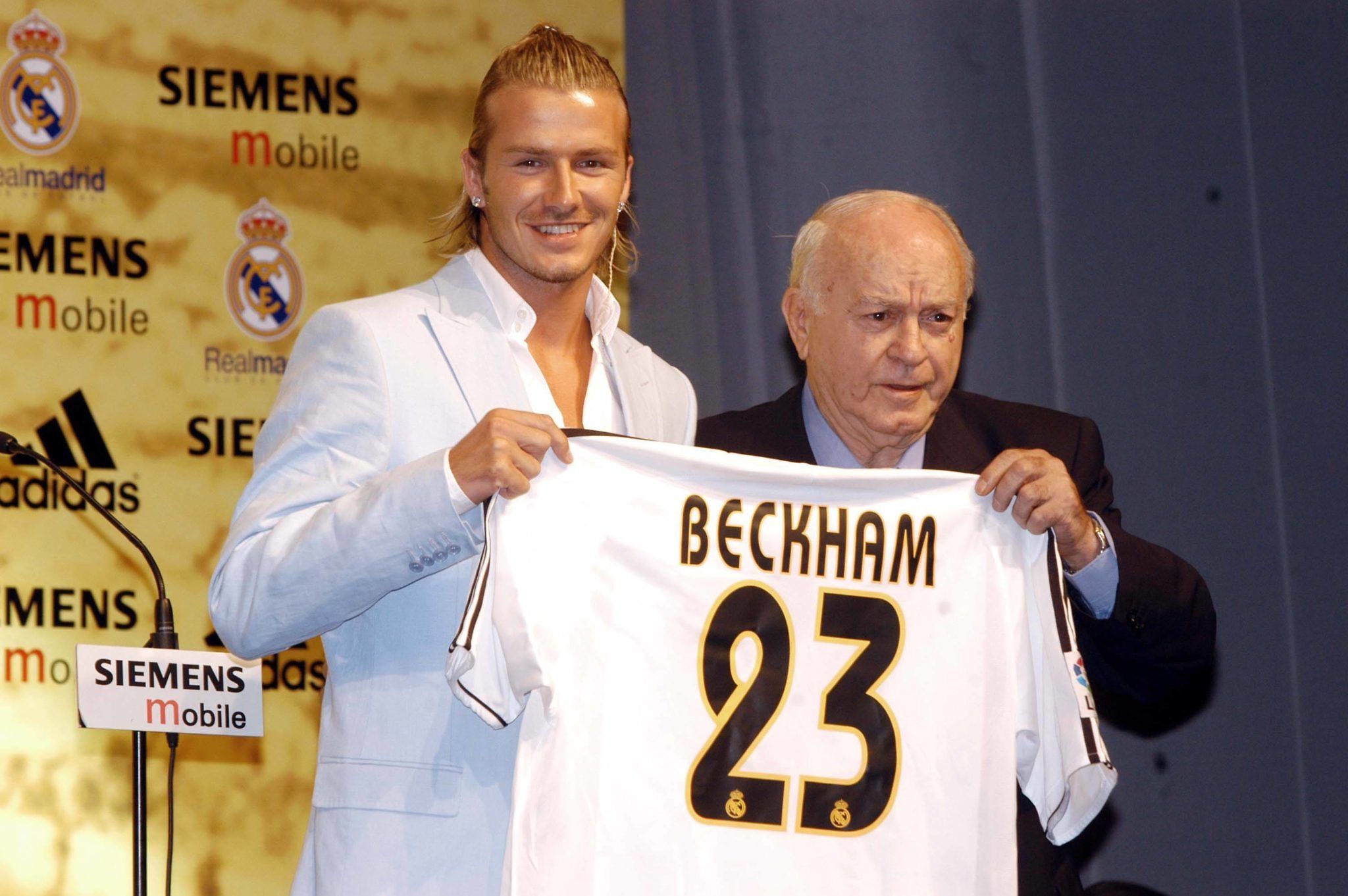 David Beckham en su presentación como nuevo jugador blanco