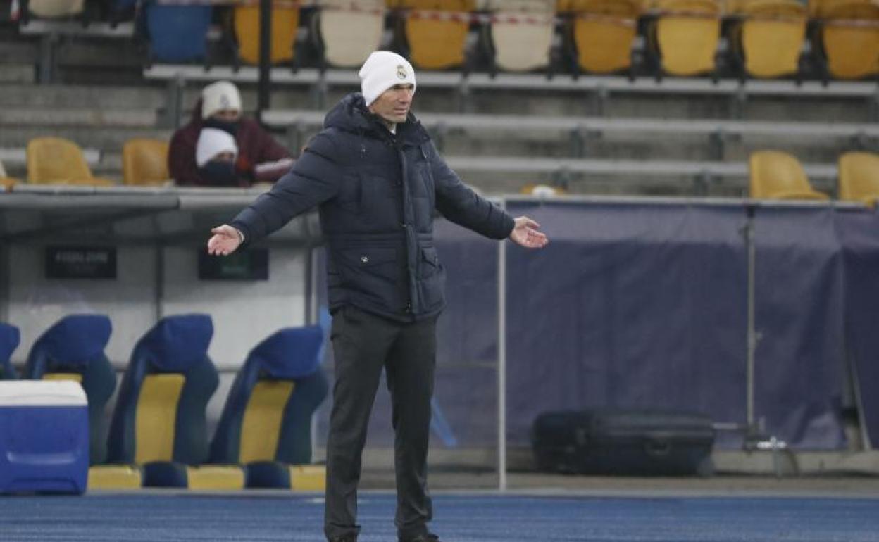 Zidane en el partido contra el Shakthar Donetsk