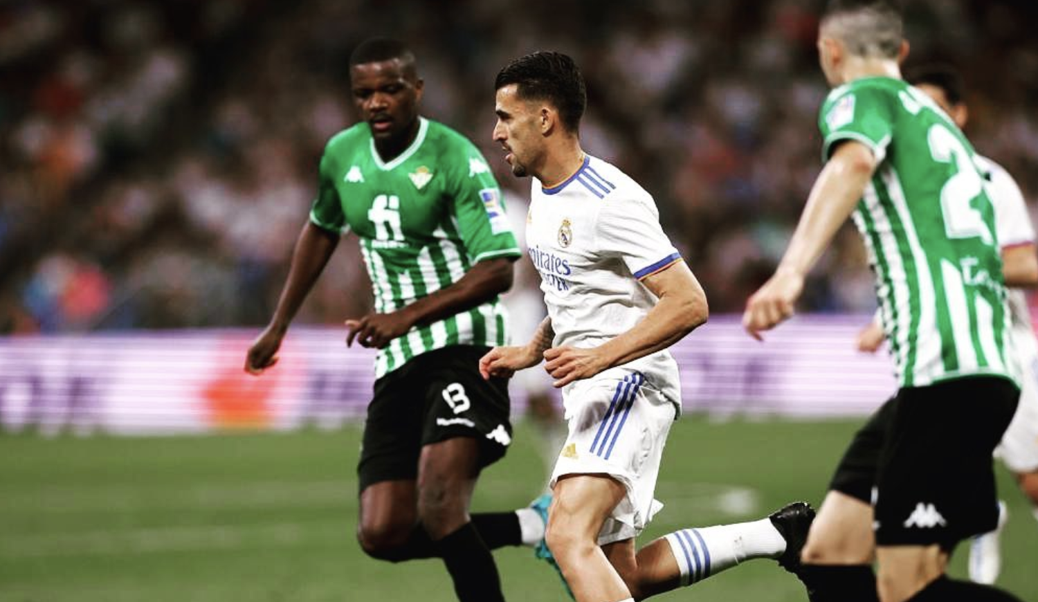 Dani Ceballos en un partido frente al Betis