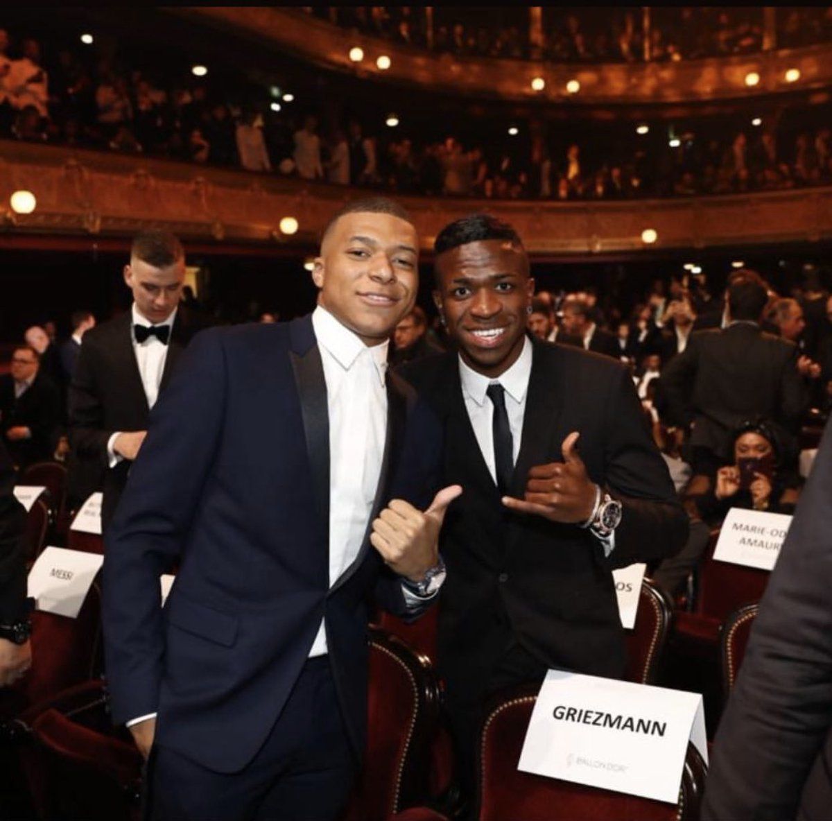 Vinicius y Mbappé, futuro del Real Madrid, en la gala del Balón de Oro