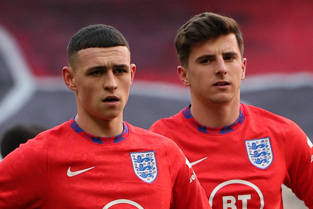 Foden y Mount con la selección inglesa