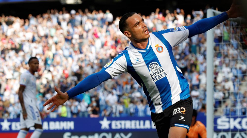 Raúl De Tomás celebrando un gol con la camiseta del Espanyol