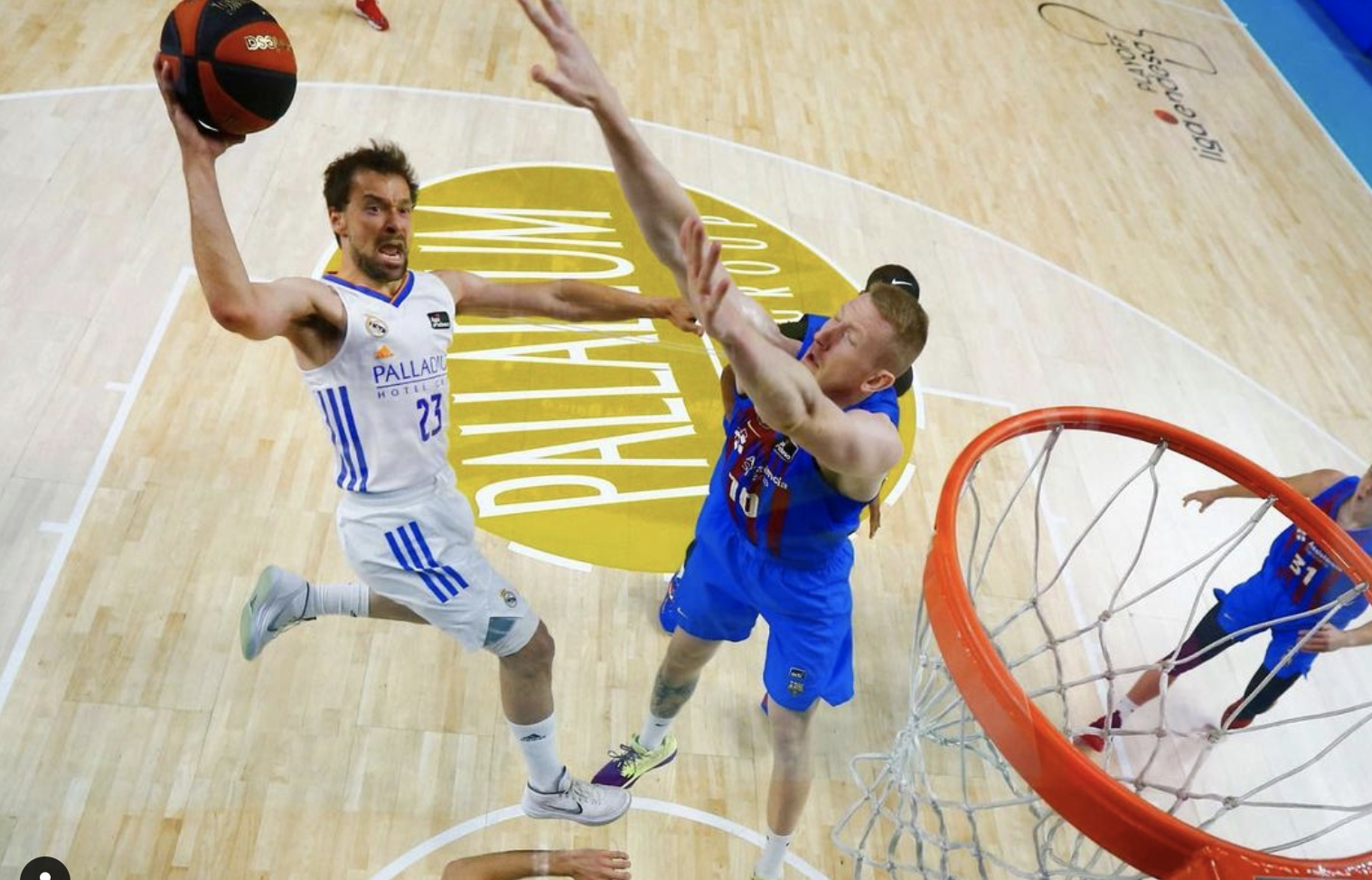 Sergio Llull ante el Barcelona