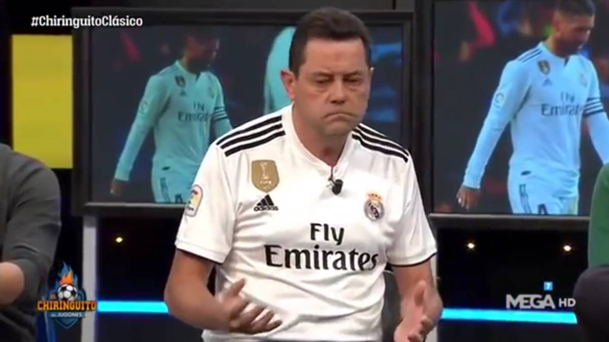 Roncero vestido con la indumentaria blanca en un programa de "El Chiringuito"