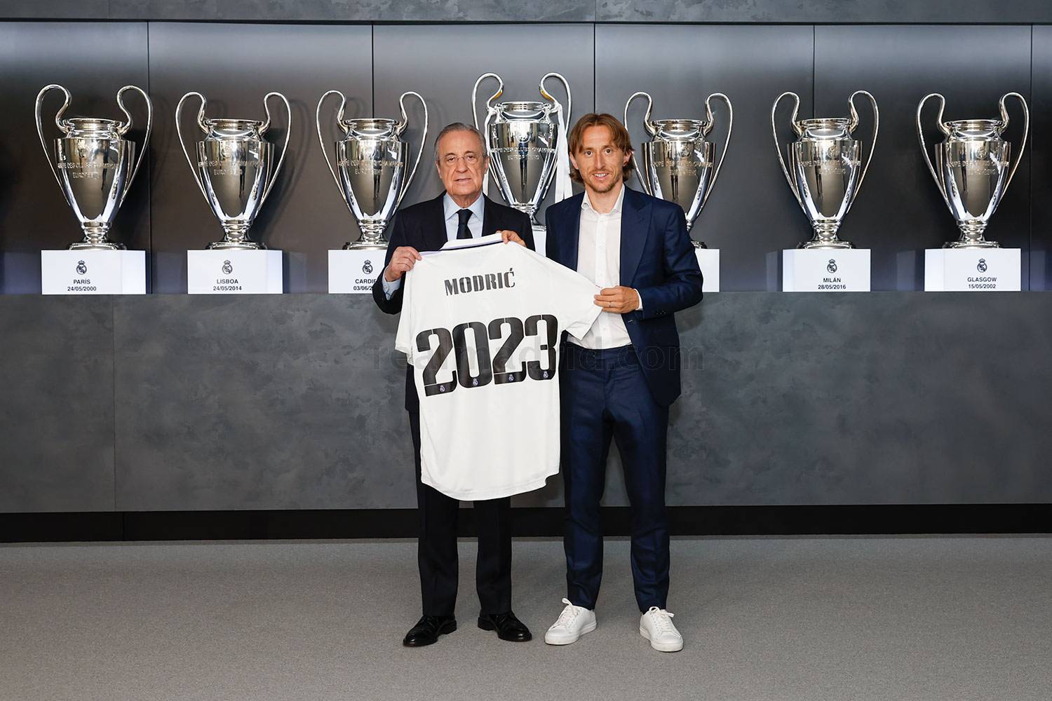 Florentino Pérez junto a Luka Modric