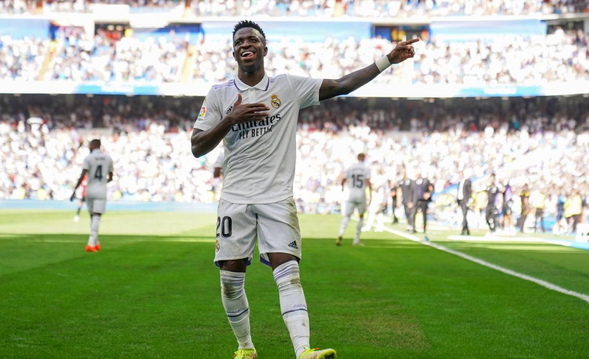 Vinicius celebrando un gol ante su afición