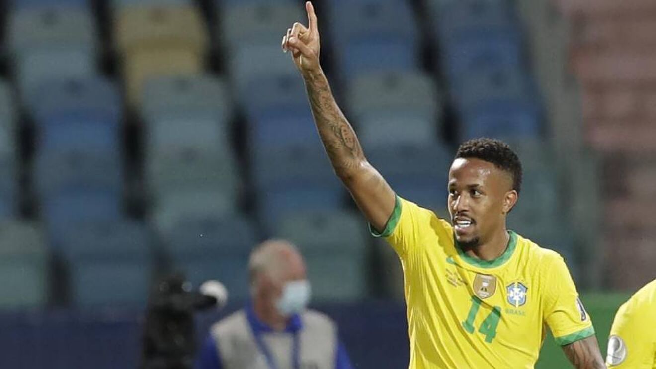 Eder Militao con la Selección Brasileña